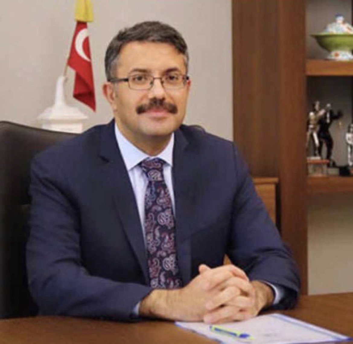 Cumhurbaşkanımız Sayın <a href="/RTErdogan/">Recep Tayyip Erdoğan</a>'ın tensipleriyle ilimize atanan  valimiz sayın <a href="/alicelik_64/">Ali Çelik</a>’i tebrik eder, yeni görev yerinin hayırlı olmasını diliyorum.