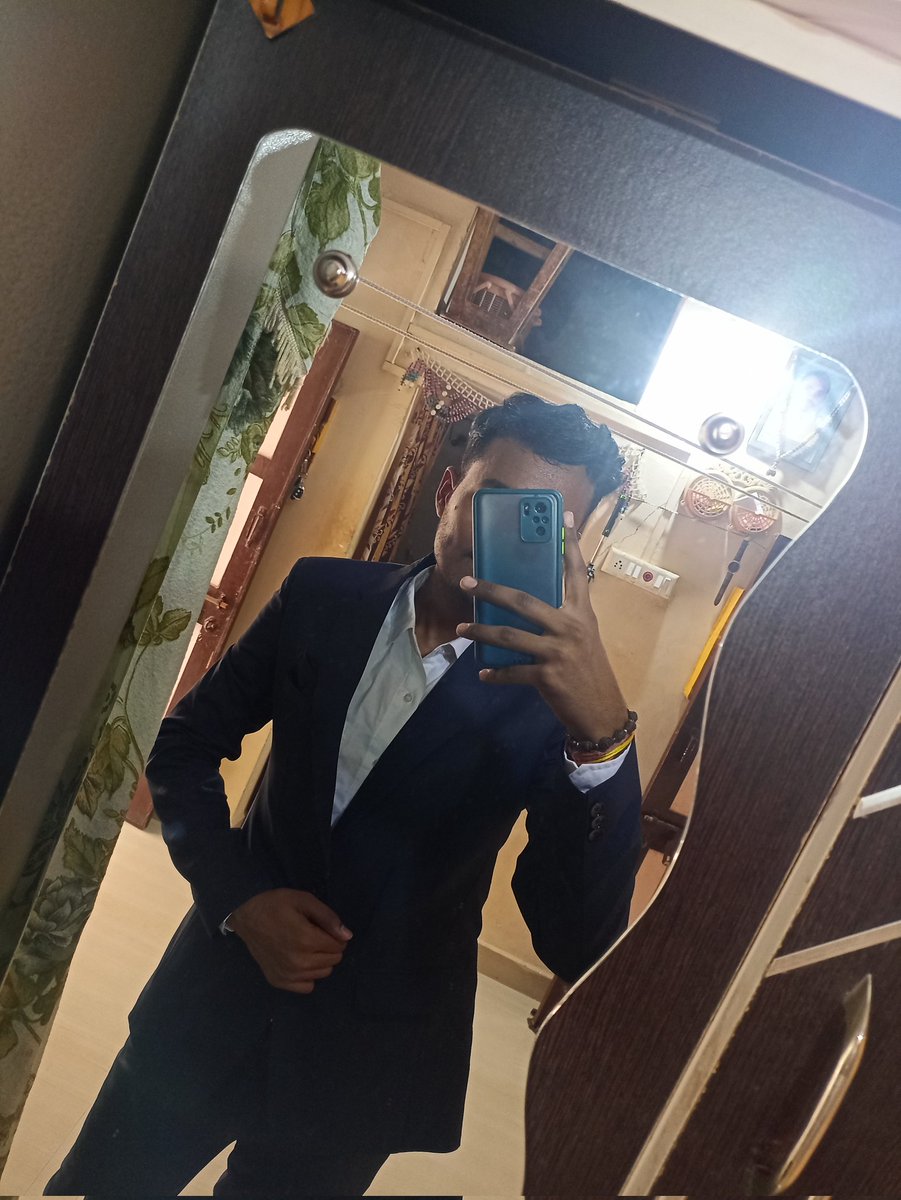 Im_Ridham_'s tweet photo. I've never worn a suit until my 20th. The strong urge to wear it with my own earnings (to become independent) has now come true! 🥳
Thank you Javascript! ✨ https://t.co/nZrH5qW35K