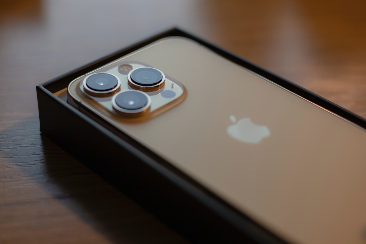 Gadgets360's tweet photo. iPhone 15 Pro models may begin with 256GB base storage, reaching up to 2TB 
https://t.co/ZJpMR6Y6RE https://t.co/Z2Dpi0GA7D