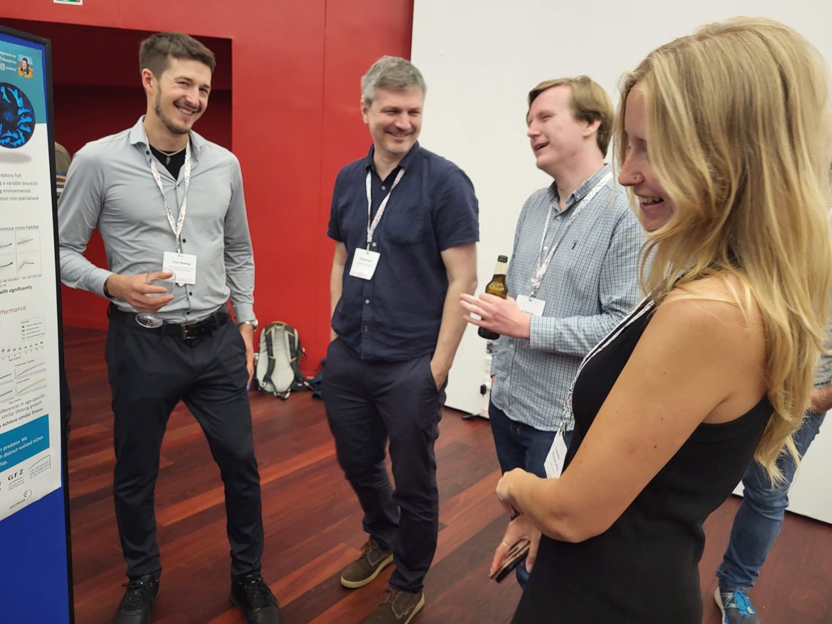 c_robsmith's tweet photo. Extremely grateful to the @TheFSBI for funding my trip to the 2023 Symposium; presented my work on the effects of polymer pollution on freshwater host-pathogen interactions 🐠🦠 It was an amazing week packed full of incredible talks, I can’t wait for the next one! 

@ECORISC_CDT https://t.co/sHr5rxQ2oA