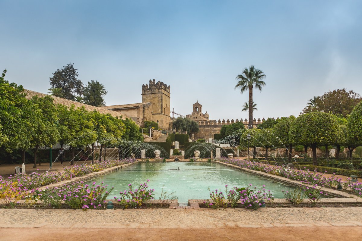 destinodecine's tweet photo. Os invitamos a pasear por #Córdoba #destinodecine y conocer el Puente romano, el Barrio de la Judería, el Alcázar de los Reyes Cristianos o las Caballerizas Reales con nuestro mapa de cine de #CordobaFilmOffice @ayuncordoba_es @CordobaESP @viveandalucia @canalsur #moviemaps https://t.co/JC3WhHU52u