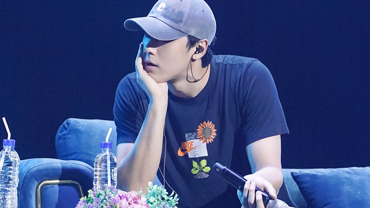 ldh_simp's tweet photo. lee dohyun sound check look ❤️‍🔥 https://t.co/rtihCqXqYT