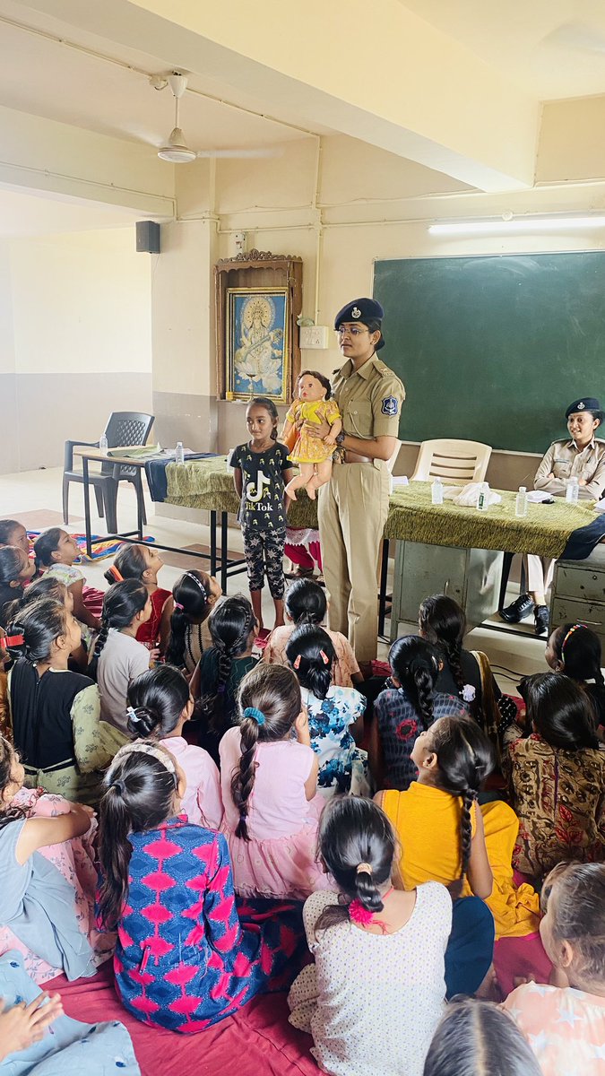 ઘનશ્યામનગર પ્રાથમિક શાળા ભરતનગર-ભાવનગરમાં સુરક્ષાસેતુ યોજના અંતર્ગત સેમિનારનું આયોજન કરવામાં આવ્યું જેમાં 
ધોરણ 1 થી 5ની  વિદ્યાર્થિનીઓને ગુડ ટચ-બેડ ટચની સમજ રોલ પ્લે, ચિત્રો,પ્રોપ એક્ટ દ્વારા આપવામાં આવી.
<a href="/GujaratPolice/">Gujarat Police</a> 
<a href="/SPBhavnagar/">Bhavnagar Police</a> 
<a href="/IGP_BHR_RANGE/">IGP BHAVNAGAR RANGE</a> 
<a href="/sanghaviharsh/">Harsh Sanghavi</a> 
<a href="/dgpgujarat/">DGP Gujarat</a>
