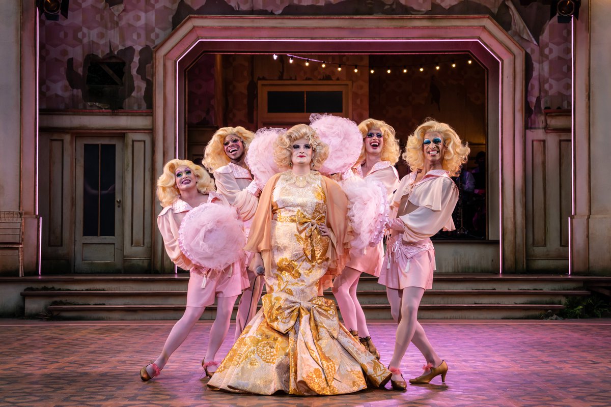 WhatsOnStage tweet media