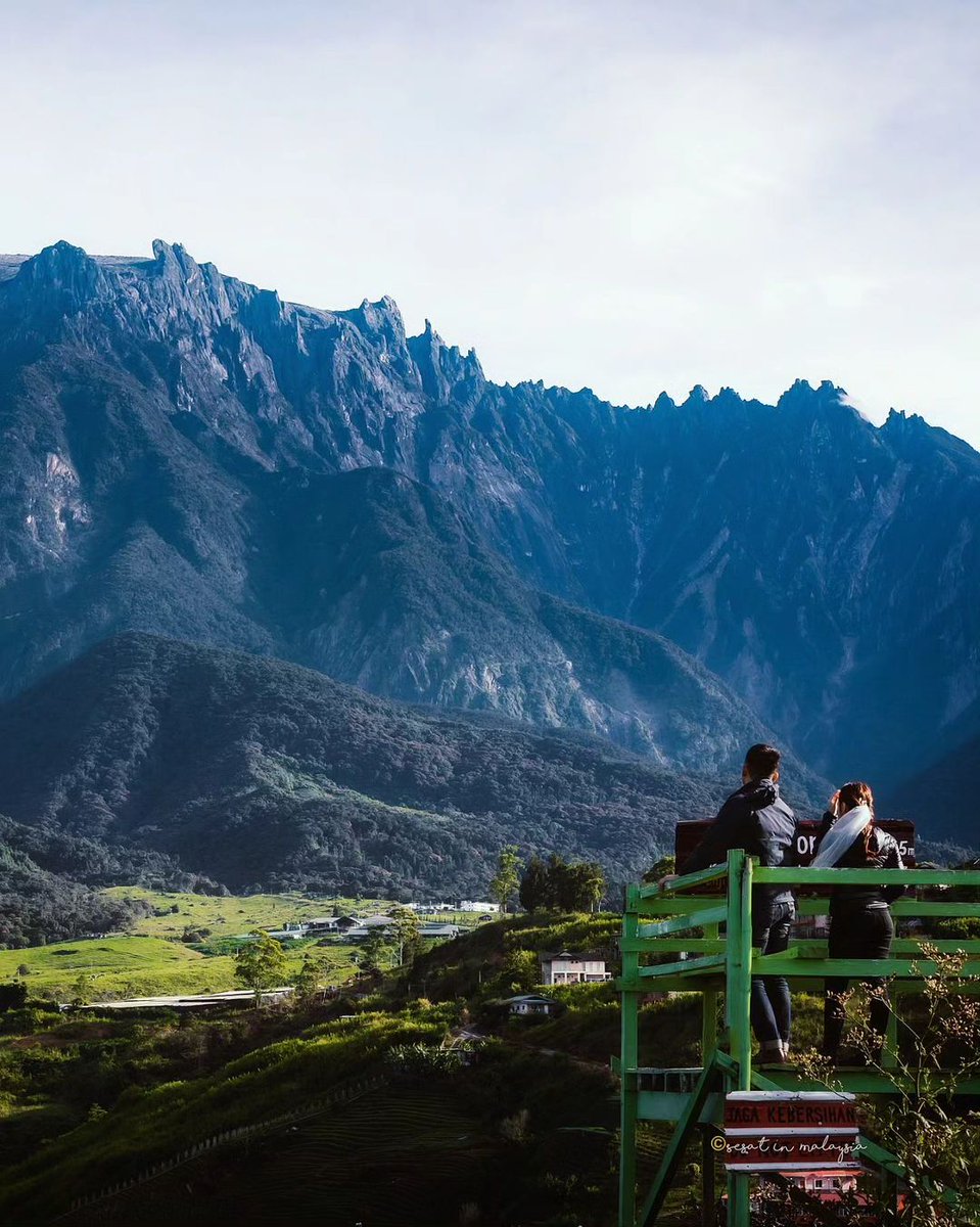 sabahtourism's tweet photo. Just a short 15-minute drive from Kundasang town, Sosodikon Hill is a must on your itinerary. An easy hike, kids can tag along too! For the view of Mount Kinabalu, set out before 7am. Remember, it's a bit chilly, so bundle up for the fun adventure.

📸IG: @sesat_in_malaysia https://t.co/8zngqBm14m