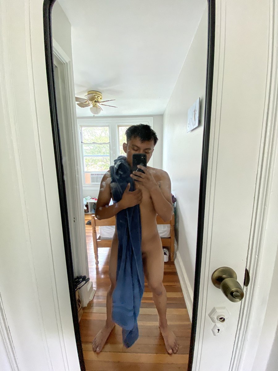 GusstavooOfc's tweet photo. Amarías a alguien como yo ? Que tiene defectos, tiene muchas inseguridades, que lo único que quiere es amor verdadero , estoy soltero seguiré esperando a mi persona especial #loveislove #amoresamor #latinguys #gay #boyslove #iloveblackguys https://t.co/RhJrqi9BAu