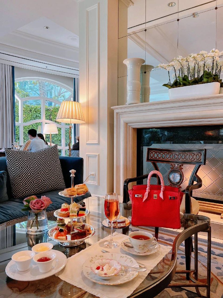 jodyi99's tweet photo. Sipping on tea and feeling grateful for this moment of relaxation.  
   /\_/\    
  ( ˶•o•˶)  
ଘ(ა ~☕️ tea for you ~🌱✨ https://t.co/JnLgBhGvfS