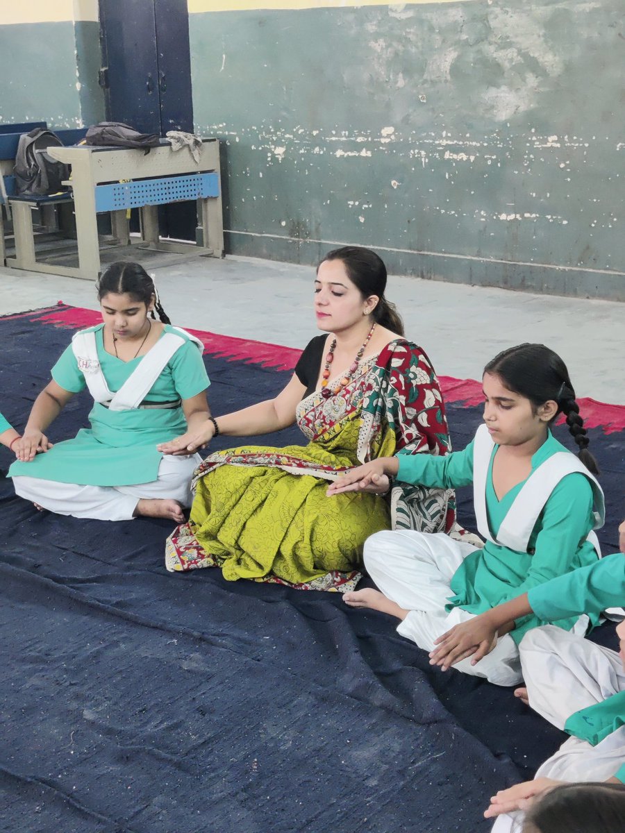 Unlocking the potential of our brains by means of relaxation, manifestation and  brain exercises.

5 days #BrighterMinds workshop  concluded by our teachers and students.
Gratitude to <a href="/Dir_Education/">DIRECTORATE OF EDUCATION Delhi</a> for undertaking such holistic program.
<a href="/gupta_iitdelhi/">Himanshu Gupta</a> 
<a href="/PbpandeyB/">B P Pandey</a>