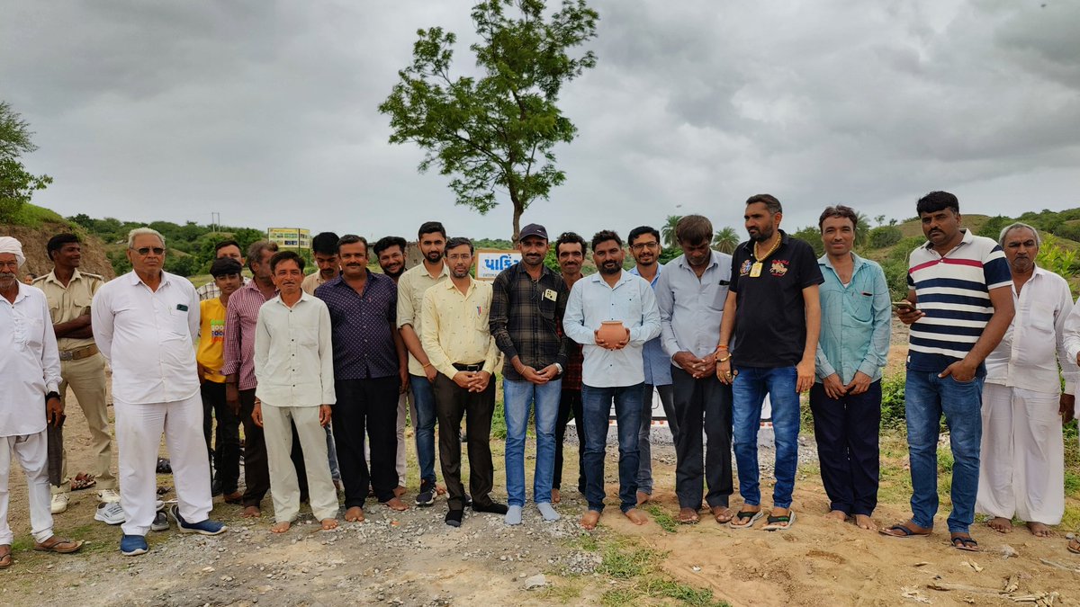 MrUnagar's tweet photo. આઝાદી કા અમૃત મહોત્સવ હેઠળ "મારી માટી મારો દેશ" કાર્યક્રમનું આજ રોજ તા.૧૧/૦૮/૨૩ ના રોજ ધારી તાલુકાના લાખાપાદર ગામે ઉત્સાહપૂર્વક ઉજવણી કરવામાં આવી.
@CMOGuj 
@PMOIndia
@GujPRHDept
@GRTMM1 
@ddoamreli
@CollectorAmr
@monakhandhar
@TdoDhari 
@Shailes94982129 https://t.co/TyrDZkXyu5