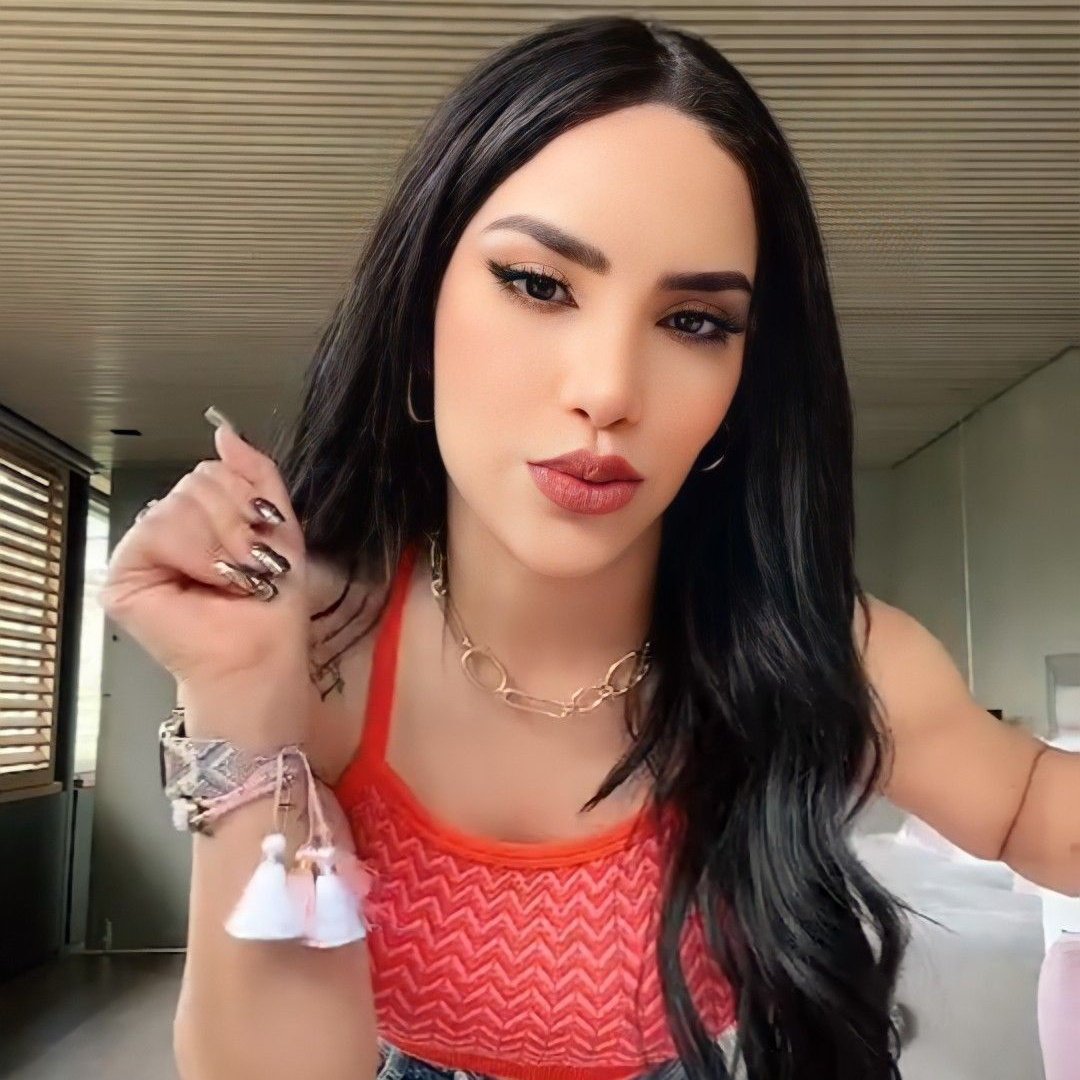 AyleenCaicedo's tweet photo. #NuevaFotoDePerfil https://t.co/zQINqaXWsD