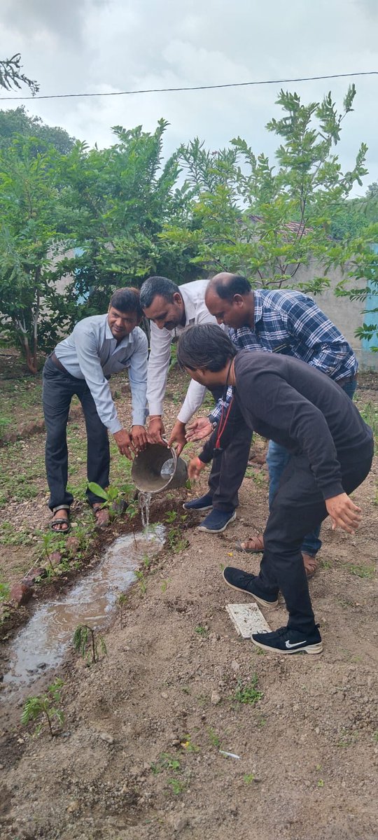 #MeriMatiMeraDesh #VeeroKaVandan વિછીયા તાલુકાના વિવિધ ગામોમાં મારી માટે મારો દેશ અંતર્ગત વિવિધ કાર્યક્રમોનું આયોજન કરવામાં આવ્યું.
<a href="/DDORAJKOT1/">District Panchayat Rajkot</a> @RajkotInfo <a href="/monakhandhar/">Mona Khandhar IAS</a> <a href="/mopr_goi/">Ministry of Panchayati Raj, Government of India</a>