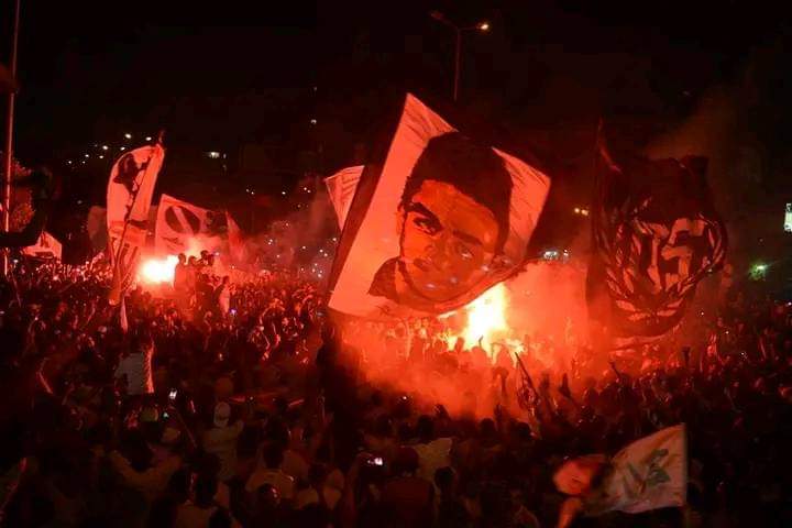 TitoMaryo's tweet photo. المشهد اللي خلي الدوله تقلب علينا عشان كدبناهم وأننا شعب مش مجرد قله من الجماهير رجعولنا النادي ومش هنعمل كده تاني 
كل واحد هيحتفل في اوضه نومه
#شيكا_سيدك_يامرتضي
#رموز_الزمالك_خونه
#الزمالك_محتاج_اولاده_أنقذوا_الزمالك https://t.co/OG7tDTqaZb