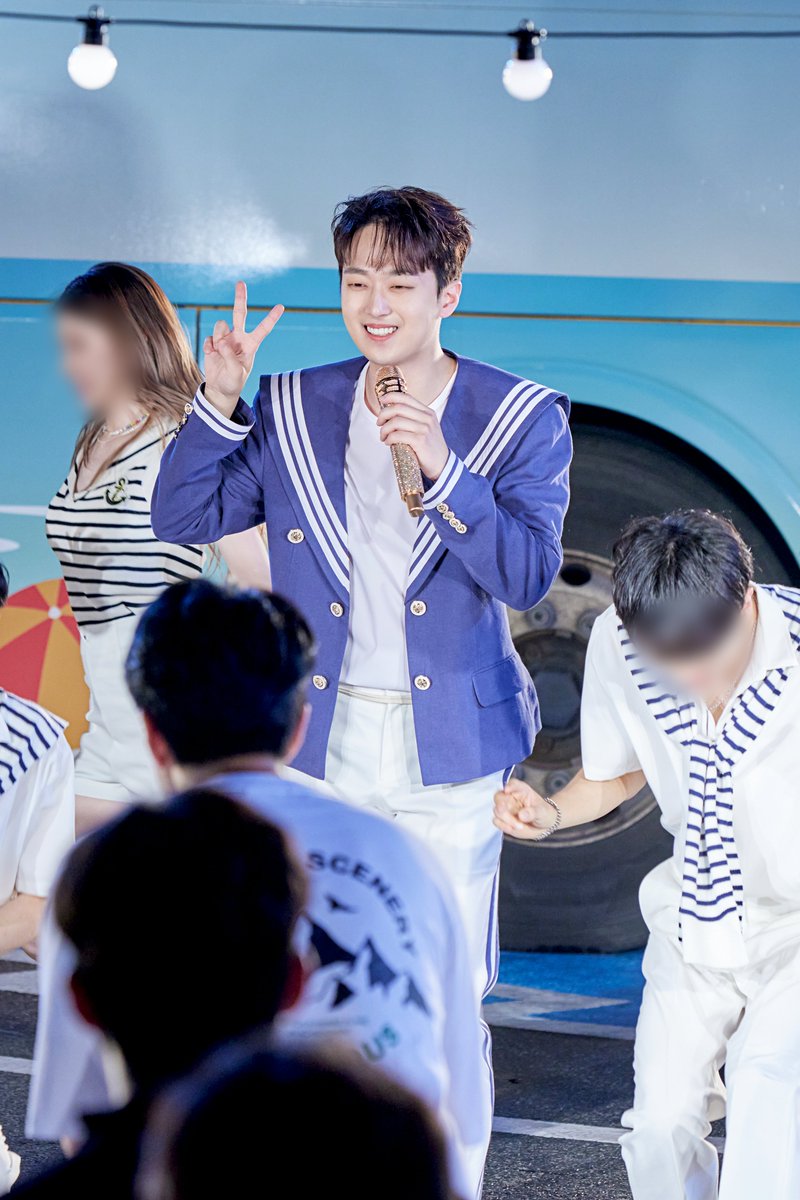 ChanWonOfficial's tweet photo. 이찬원 - '트위스트고고' M/V 비하인드 포토 2

#이찬원 #LeeChanWon 
#트위스트고고 
#비하인드 #BehindPhoto https://t.co/fRytrwvGoO
