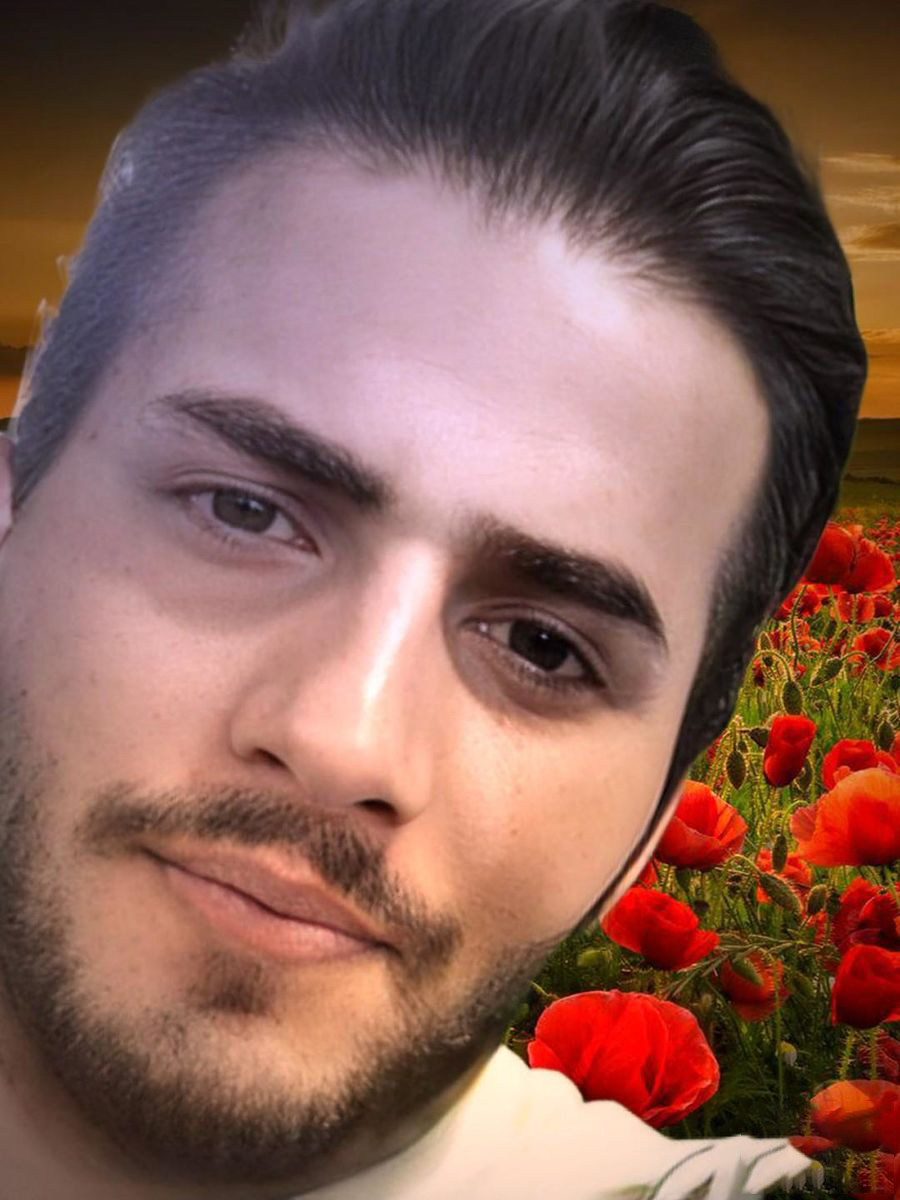 <a href="/9Momenzade/">bahador momenzade 9</a> برای برادر قهرمانت
که با شجاعت و بیباکی پا به خیابون گذاشت
برای پیکر غرق در خونش 
به خیابون میایم 
فریاد آزادی سرمیدیم
و راهش رو ادامه میدیم

#محمدرسول_مومنی_زاده 
#سالگرد_مهسا
