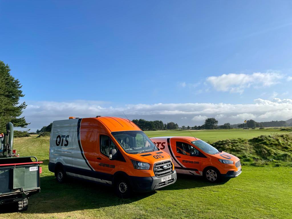 Barassie_KBGC's tweet photo. Thank you to Barry & Alan McLeish and their team of Tommy, Lewis and Ricky from QTS for helping trim back the trees around the flag pole.
#somejob https://t.co/WfES1SIt99