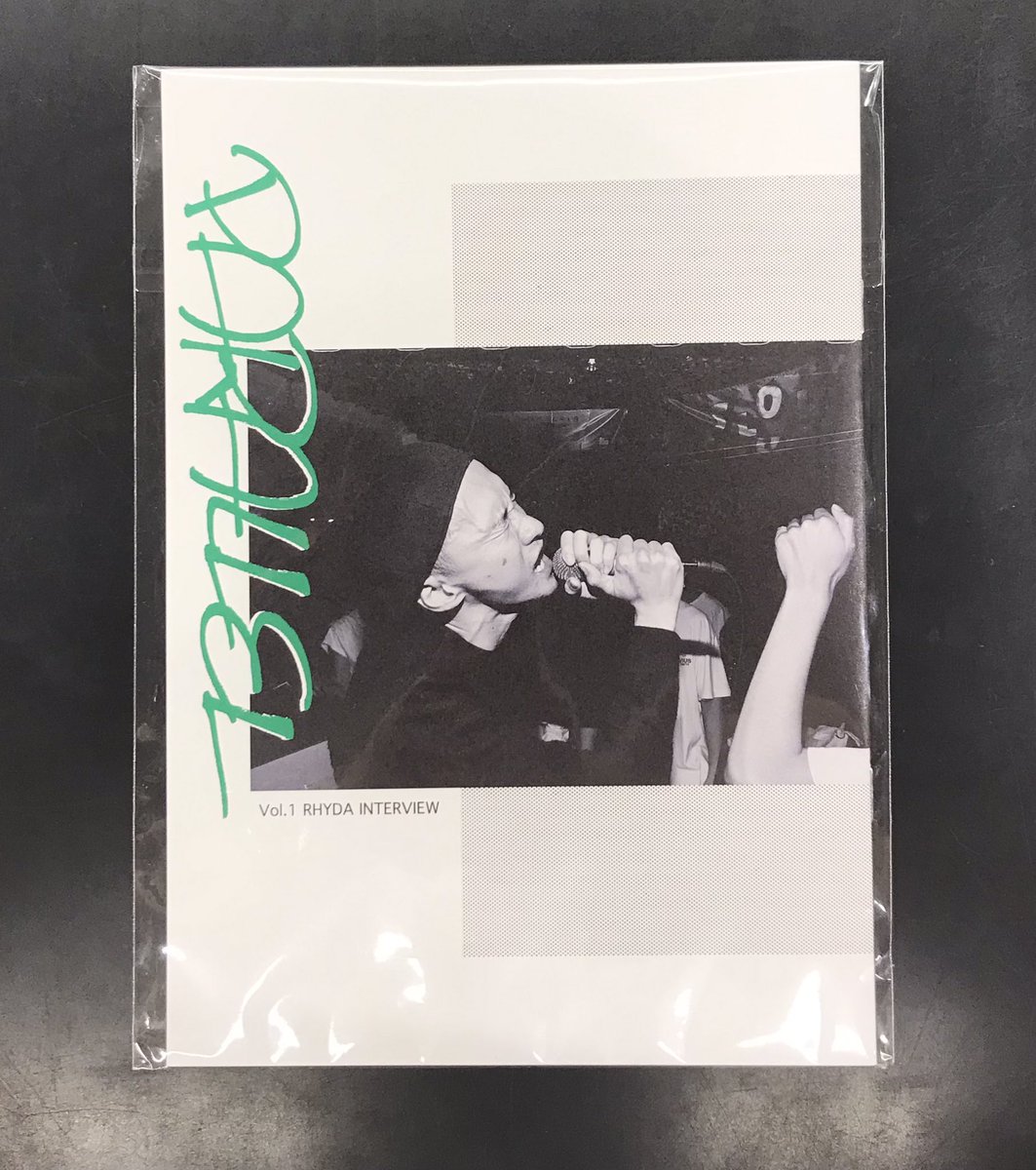 【新品書籍新入荷】
Paralell Vol.1

ITLによるZINEの創刊号が入荷しています🔥
表紙＆インタビュー・ディスコグラフィにはラッパーのRHYDAが登場！

お問い合わせはこちら💁‍♀️
📞TEL 0526845231
✉️E-mail dns@diskunion.co.jp

#du名古屋書籍 #du名古屋HIPHOP