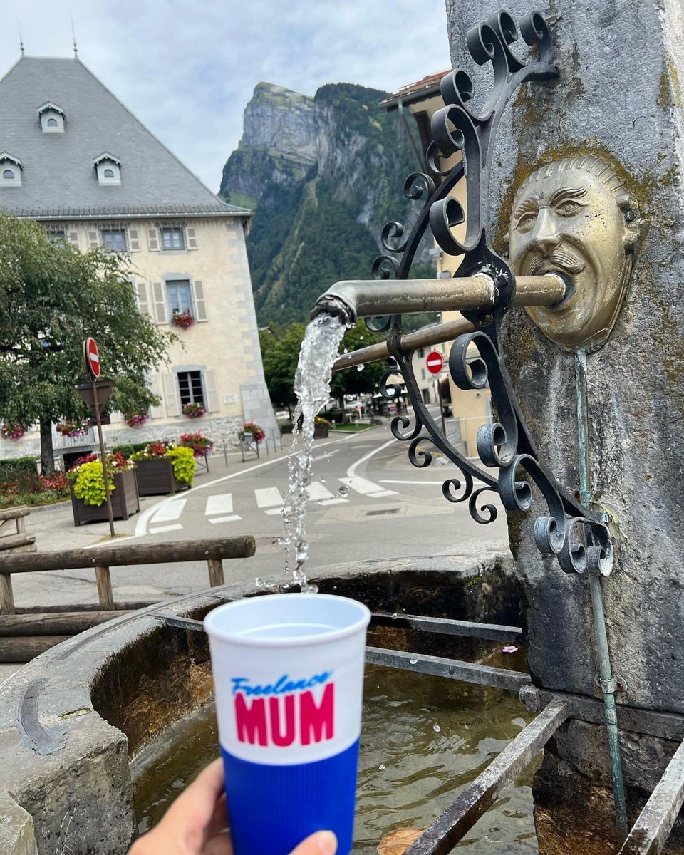 @thaifoodwithnok entry for the Freelance Mum Summer Photo Competition 📸 @freelancemum01 fresh water with the view of the Alps Enter the Freelance Mum Summer #PhotoCompetition! Tag us on your favourite social media platform to share your photo and be in with a chance to #win!