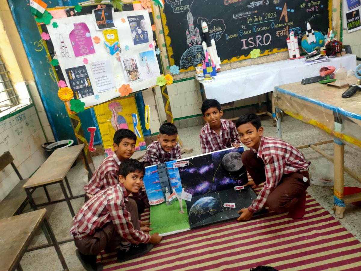 DIETPitampura's tweet photo. Mr.Harish Singh gave informative Subject Assistance volunteer service to 35 students of Class- IV at NPBV, SEC- 23 II, ROHINI #volunteer
District- NW B
Hos- Mrs Rewati Devi Arya 
@vidyanjali_edu @VidyanjaliDelhi @sunilgoelcrcc @Dir_Education @Pardeep76966352 https://t.co/rclmhvZbHM