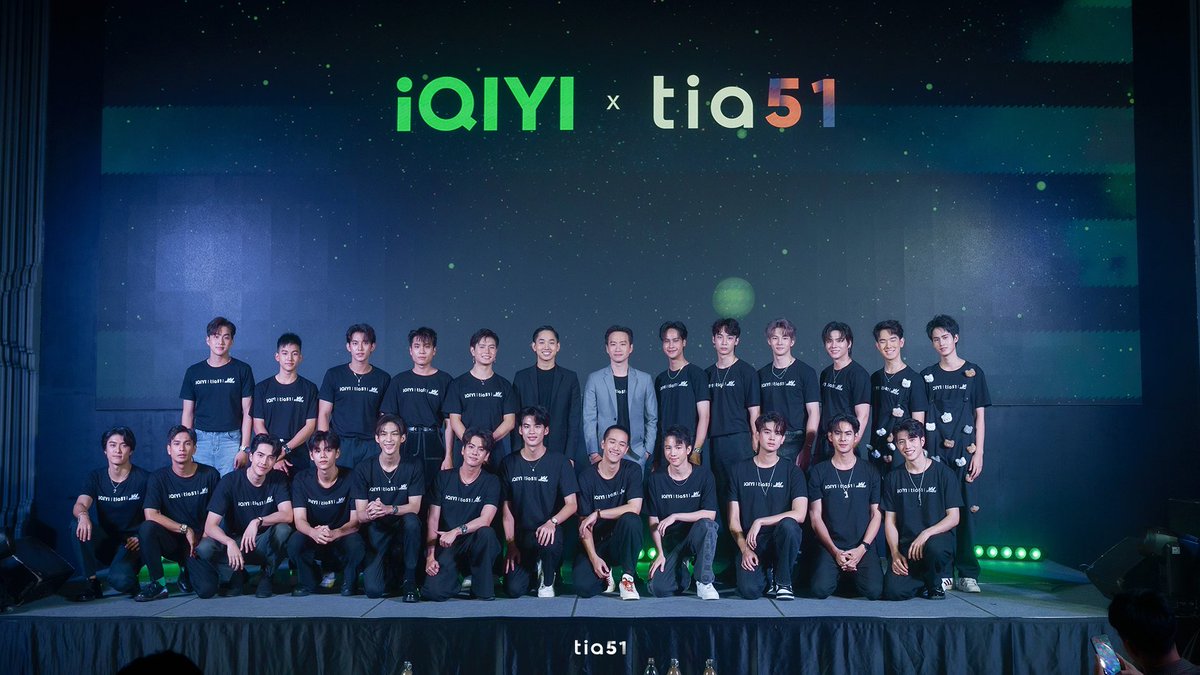 tia51_official's tweet photo. 💚 TIA51 with @iQIYI_Thailand in #MyUniversePressCon 

🙏🏻ขอขอบคุณทุกท่านที่ให้การสนับสนุนและให้กำลังใจนักแสดงรวมถึงทีมงาน พวกเราขอขอบคุณพาร์ทเนอร์ที่สำคัญ @iqiyi @iqiyithailand #iQIYI ในการนำซีรีส์ให้ผู้คนทั่วโลกได้ชมมากกว่า 190 ประเทศ💕

#MyUniverseTheSeries 
#รักเราเท่าจักรวาล https://t.co/chf5sIPnBf