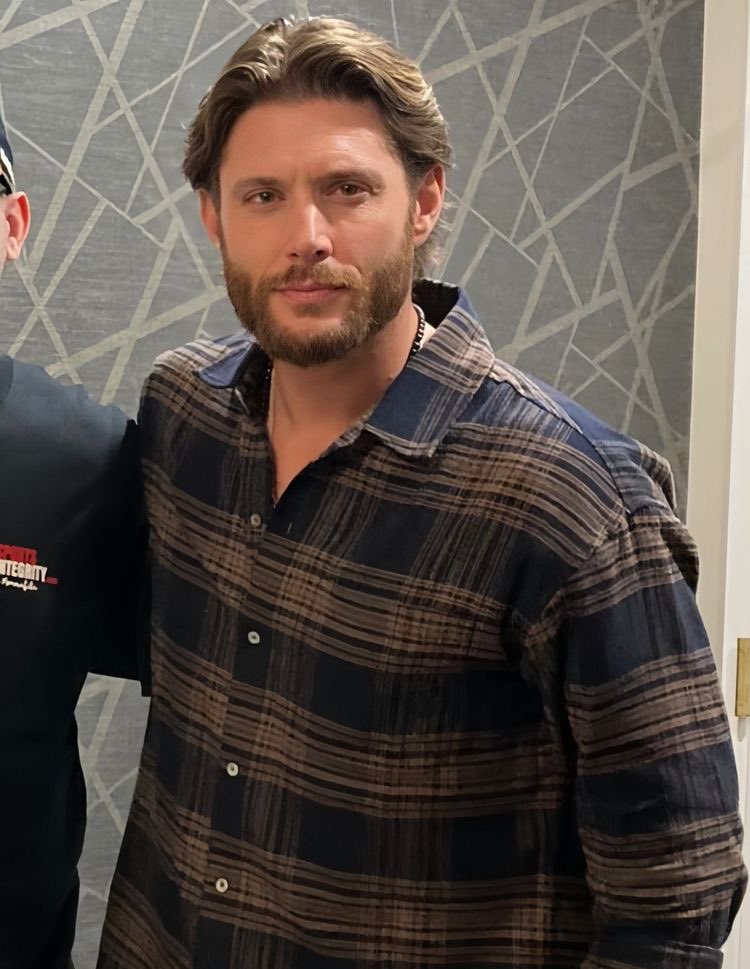 the owner of the restaurant asking for a photo with him— i’m amused, josh… not so much.