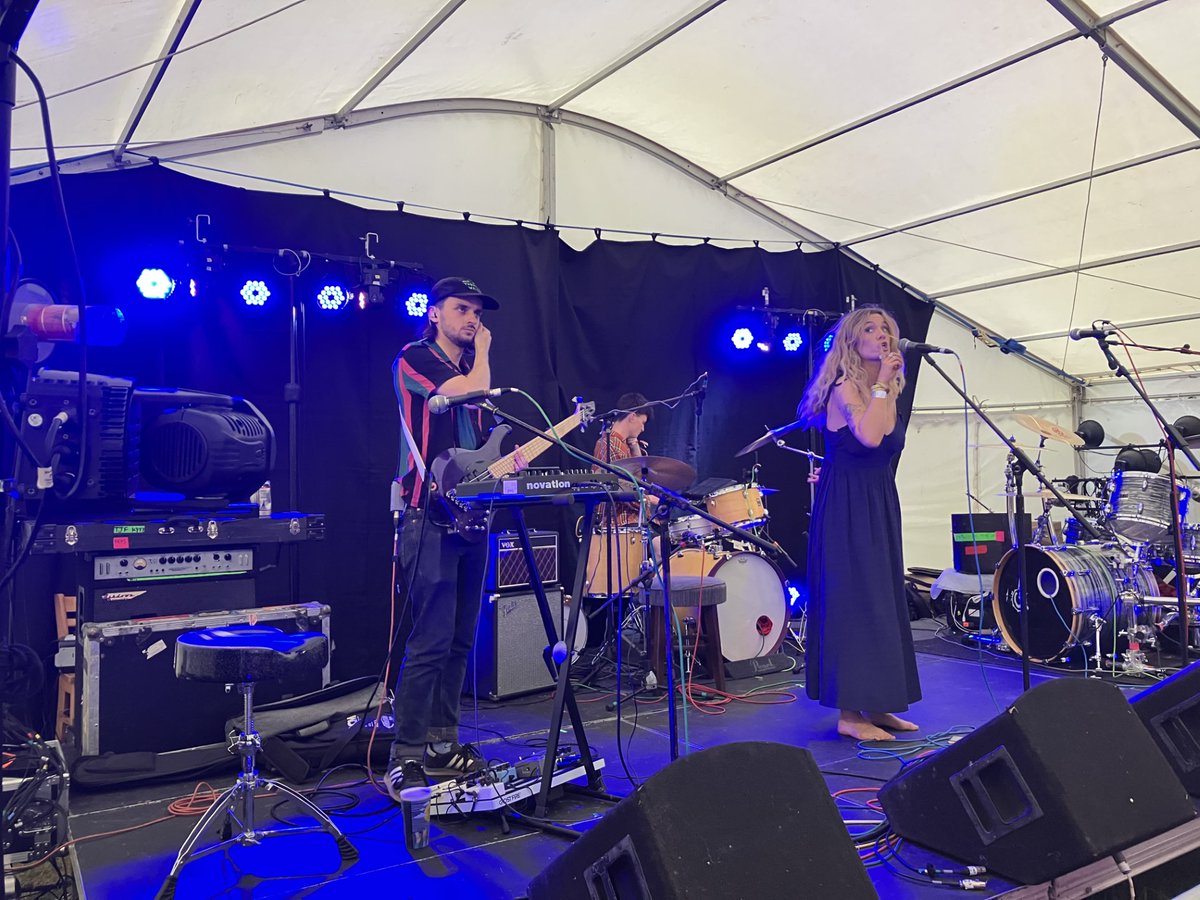 Rhys Mwyn (@therealrhysmwyn) on Twitter photo Yr eiliad neithiwr pan oedd <a href="/mali_haf/">Mali Hâf</a> yn canu SHWSH! <a href="/gigscymdeithas/">Gigs Cymdeithas</a> <a href="/Cymdeithas/">Cymdeithas yr Iaith</a> , siwr o son heno ar sioe @FfionEmyr <a href="/BBCRadioCymru/">Radio Cymru</a> 9pm - 12am
Diolch criw Cymdeithas am noson wych!
bbc.co.uk/programmes/m00… Yr eiliad neithiwr pan oedd <a href="/mali_haf/">Mali Hâf</a> yn canu SHWSH! <a href="/gigscymdeithas/">Gigs Cymdeithas</a> <a href="/Cymdeithas/">Cymdeithas yr Iaith</a> , siwr o son heno ar sioe @FfionEmyr <a href="/BBCRadioCymru/">Radio Cymru</a> 9pm - 12am
Diolch criw Cymdeithas am noson wych!
bbc.co.uk/programmes/m00…