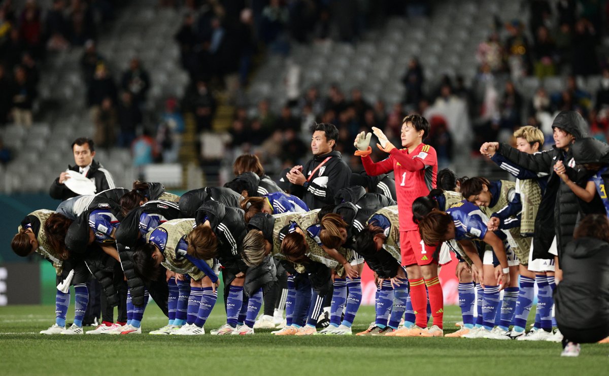 AJE_Sport's tweet photo. #JPN 1 - 2 #SWE

FULL-TIME: Sweden have hung on and will play Spain in the #FIFWWC semi-finals!

Japan threw everything at Sweden but it wasn't enough.

🔵LIVE #JPNSWE updates: https://t.co/ve0nMTruFz https://t.co/SK8wd2ab6P