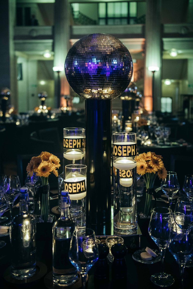 ✨🪩 Experiencing some major tablescape envy 🪩✨

#BankingHall #LondonEvents #EventInspo #TableCenterpiece