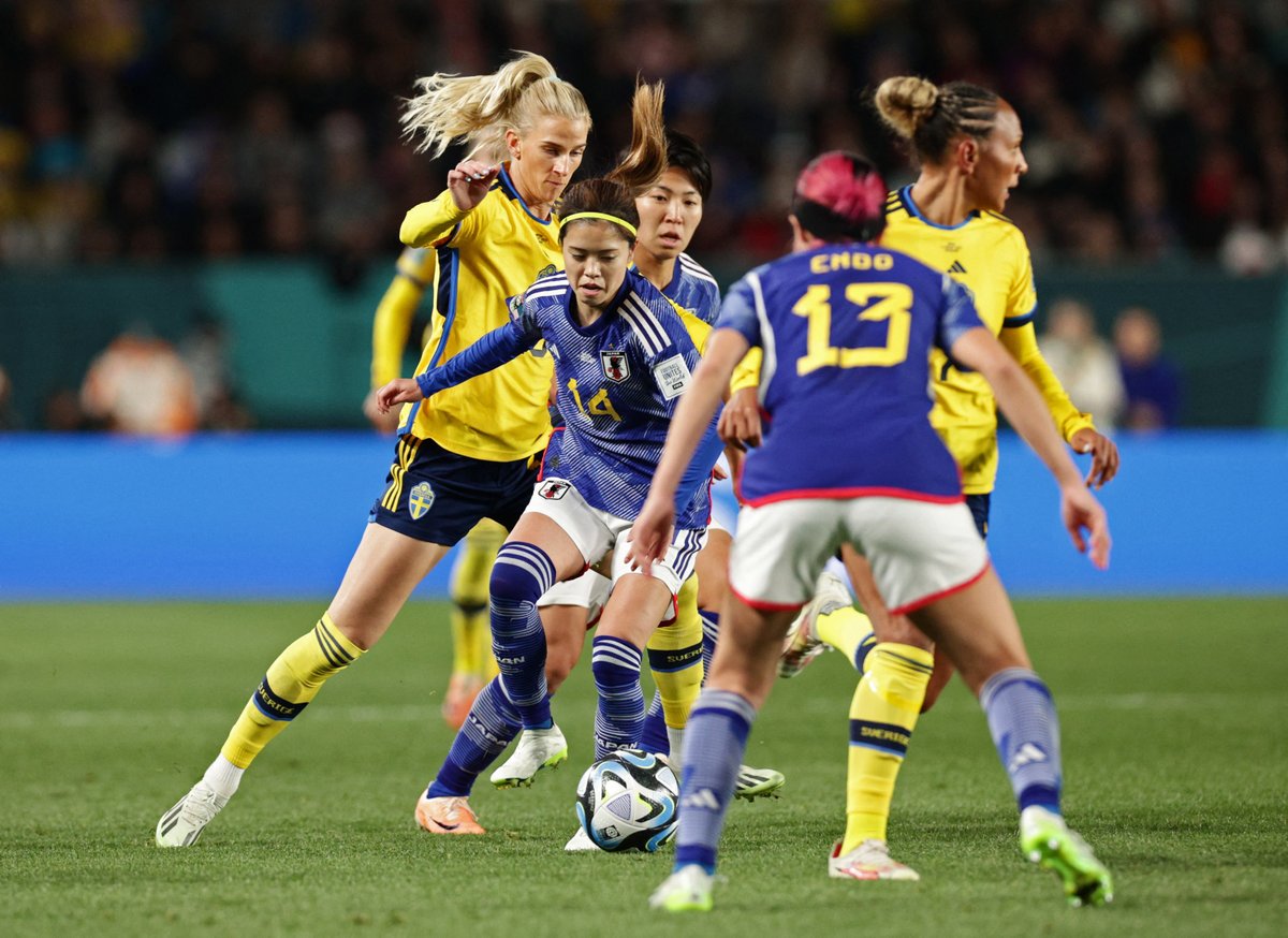 AJE_Sport's tweet photo. #JPN 1 - 2 #SWE

FULL-TIME: Sweden have hung on and will play Spain in the #FIFWWC semi-finals!

Japan threw everything at Sweden but it wasn't enough.

🔵LIVE #JPNSWE updates: https://t.co/ve0nMTruFz https://t.co/SK8wd2ab6P