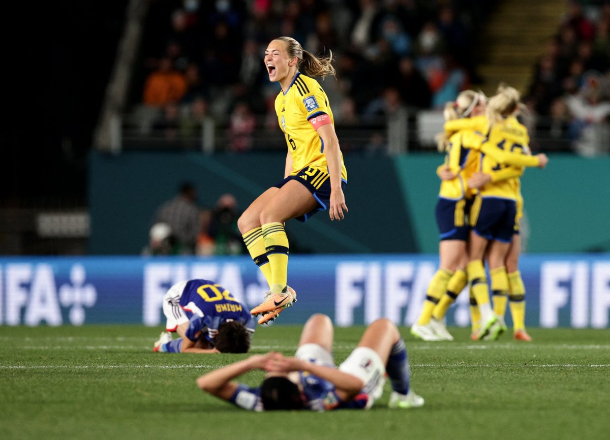 AJE_Sport's tweet photo. #JPN 1 - 2 #SWE

FULL-TIME: Sweden have hung on and will play Spain in the #FIFWWC semi-finals!

Japan threw everything at Sweden but it wasn't enough.

🔵LIVE #JPNSWE updates: https://t.co/ve0nMTruFz https://t.co/SK8wd2ab6P