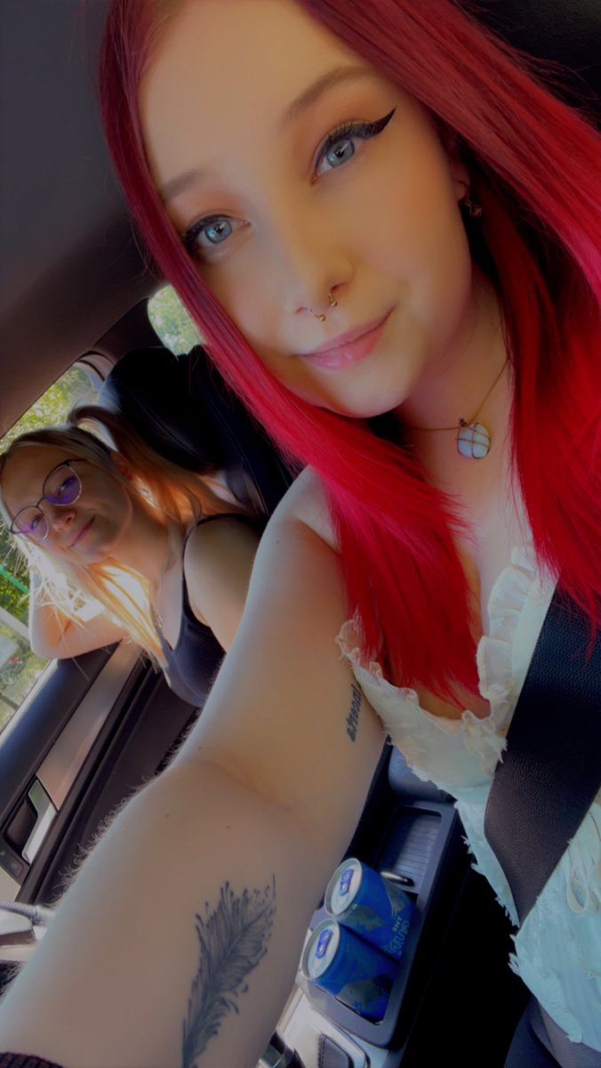 fab_iiiii's tweet photo. Auf gehts zu @Lanaramasaar 🥳
Danke an der Stelle nochmal für die Einladung als streamerin 💜
Das Wochenende wird auch wieder ein Erlebnis 🔥
#lanarama #lan #twitch #stream https://t.co/MdpDro5RA6