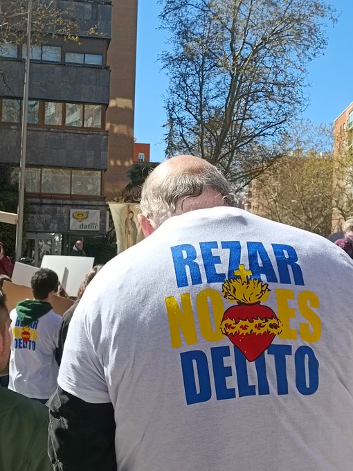 ¡Rezar NO es delito!