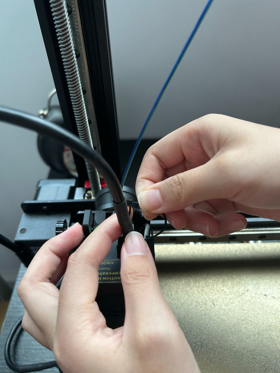 Kingroon3D's tweet photo. A Note for the KP3S PRO V2🌈🌈: The THR wire should be fixed with a cable tie on the V2 print head so that it is not easy to disconnect😊😊
Follow and tag us @kingroon3d_official to get more #3dprinting inspirations. #3dprintingmodel #3d #3dprint #3dprinter #3dprinted #kp3sprov2 https://t.co/EoN4cLLZR0