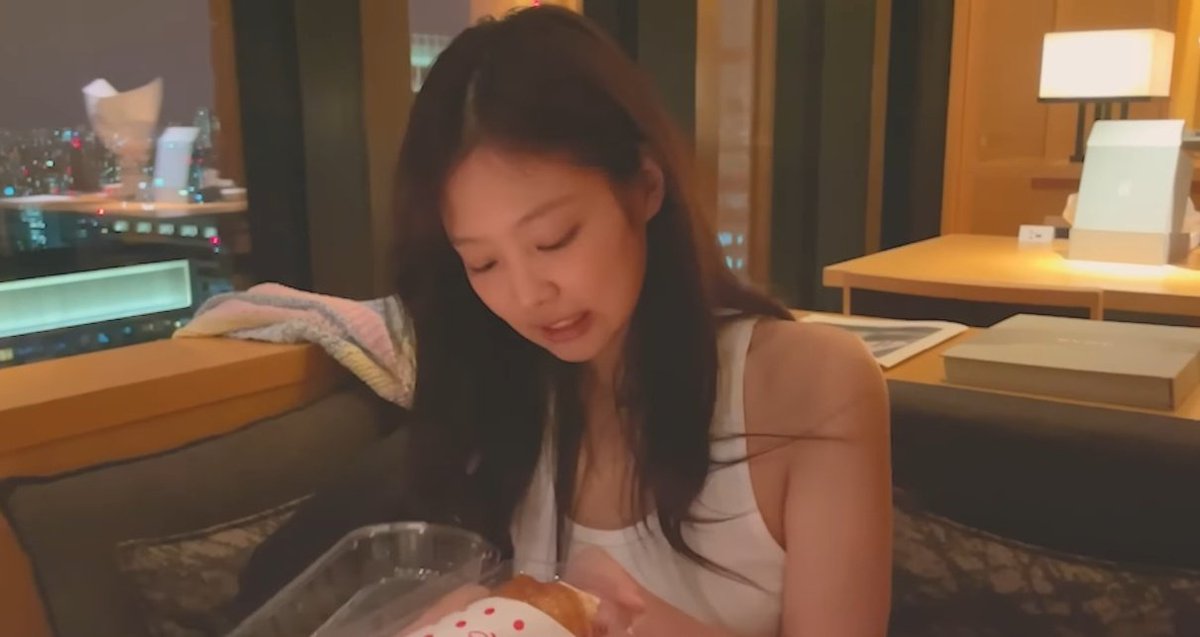 jennie tweet media