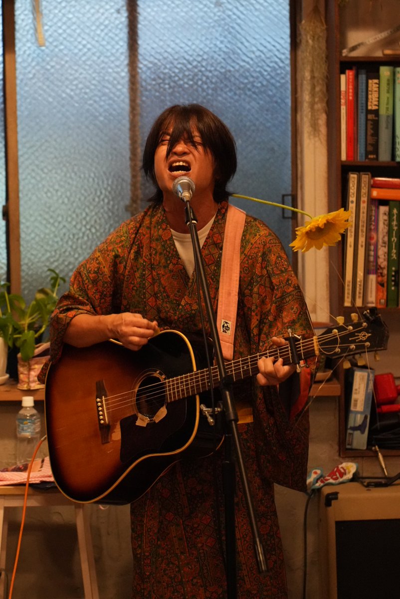 hukematiduki's tweet photo. 鈴木NG秀典―だ―。さん
Neko-Note Vol.5 縁日
浜松 Spice&Musica 猫の手
#NekoNote #猫の手 #浜松 #ライブ https://t.co/ogpIyG3D9E