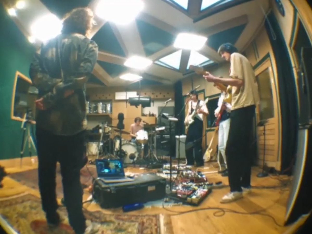 NMTHYPE's tweet image. In de première: Bijna weekend en Utreg post-punkers #Bowl serveren de voorpret, want per direct hoor en zie je bij ons deze zinderende @Mailmenstudio livesessie: wp.me/p6xalX-fy9