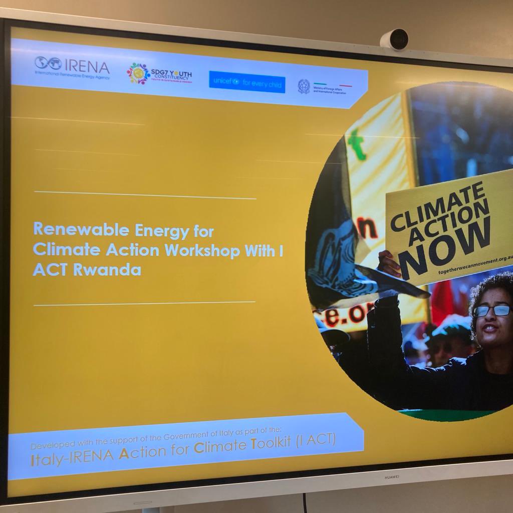ItalyinUganda's tweet photo. Stimulating and lively debate with young 🇷🇼-ns about just ecological transition ♻️ and dispelling #climatechange myths! 🌱

Thanks to all the participants for their enthusiasm in taking part in 2nd phase“I ACT – Italy&amp;@IRENA Action for Climate Toolkit”@Y4COfficial @MASE_IT @UNDP https://t.co/A3nIU6IoqW