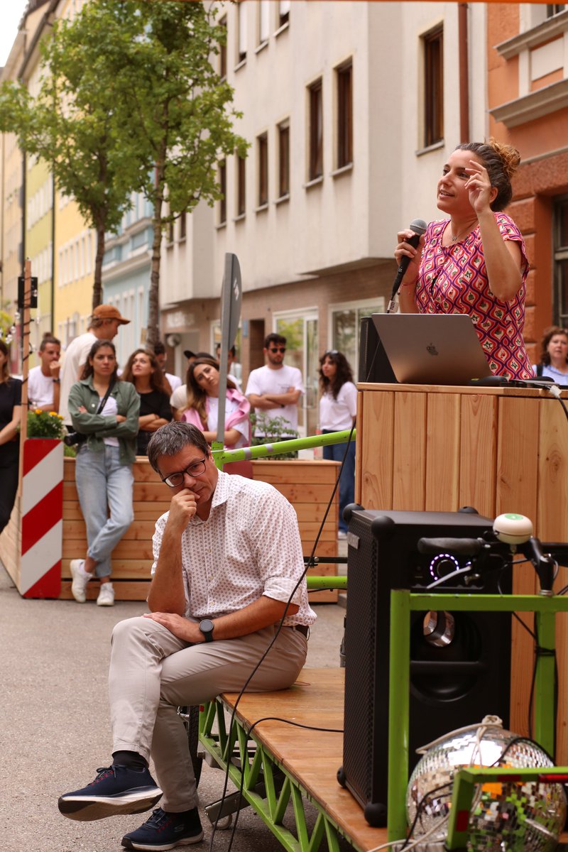 RGAccessibility's tweet image. The grand opening of the #Steinhuber #Miniblock 
- a fresh urban oasis in Munich! 
Blood, sweat &amp;amp; tears have led to this urban transformation. Parklets, mobility hubs &amp;amp; urban gardening spaces all in one. 
Cheers to our inspiring friends who participated in our miniBLOCK PARTY!