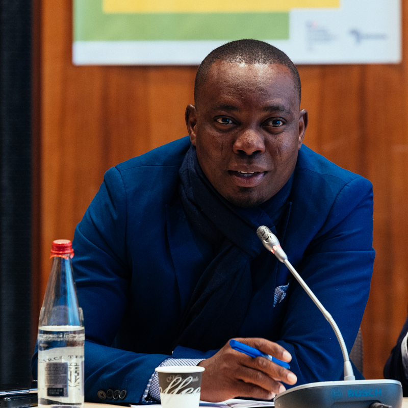CFImedias's tweet photo. 🔵 "Digital technology provides innovative solutions to current media issues"
Urbain Noukpo Aguemon is a consultant and trainer in digital communication and innovative entrepreneurship.
👉 https://t.co/KKv8K7R3iO
#CFImédias #MediaSahel #ProjectInAction #Niger https://t.co/YyT3LmOKXh