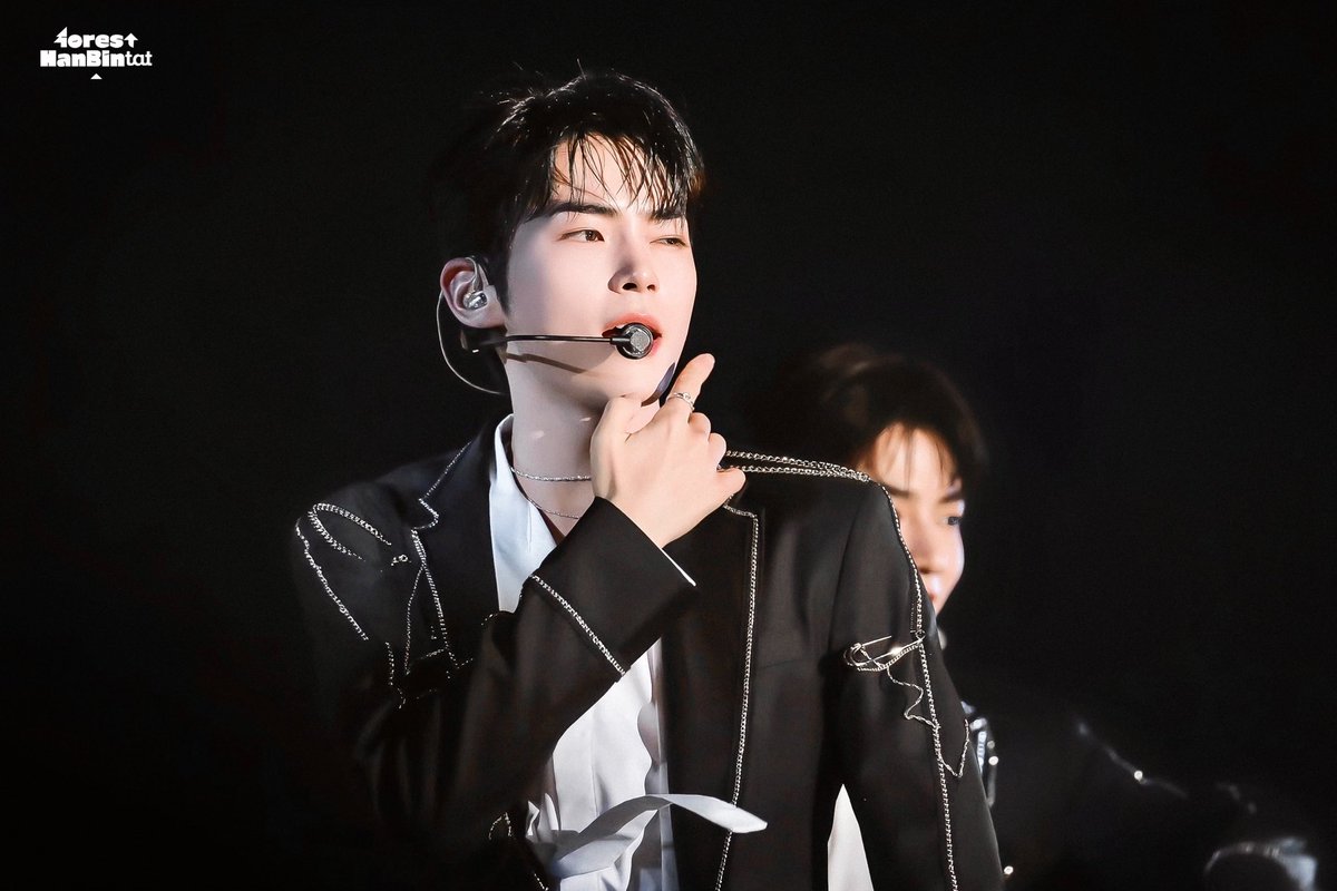 ForestHanBintat's tweet photo. 230810 HDA💘

#SUNGHANBIN
#성한빈
#ソンハンビン
#ZB1 https://t.co/fpWGRdYAhn