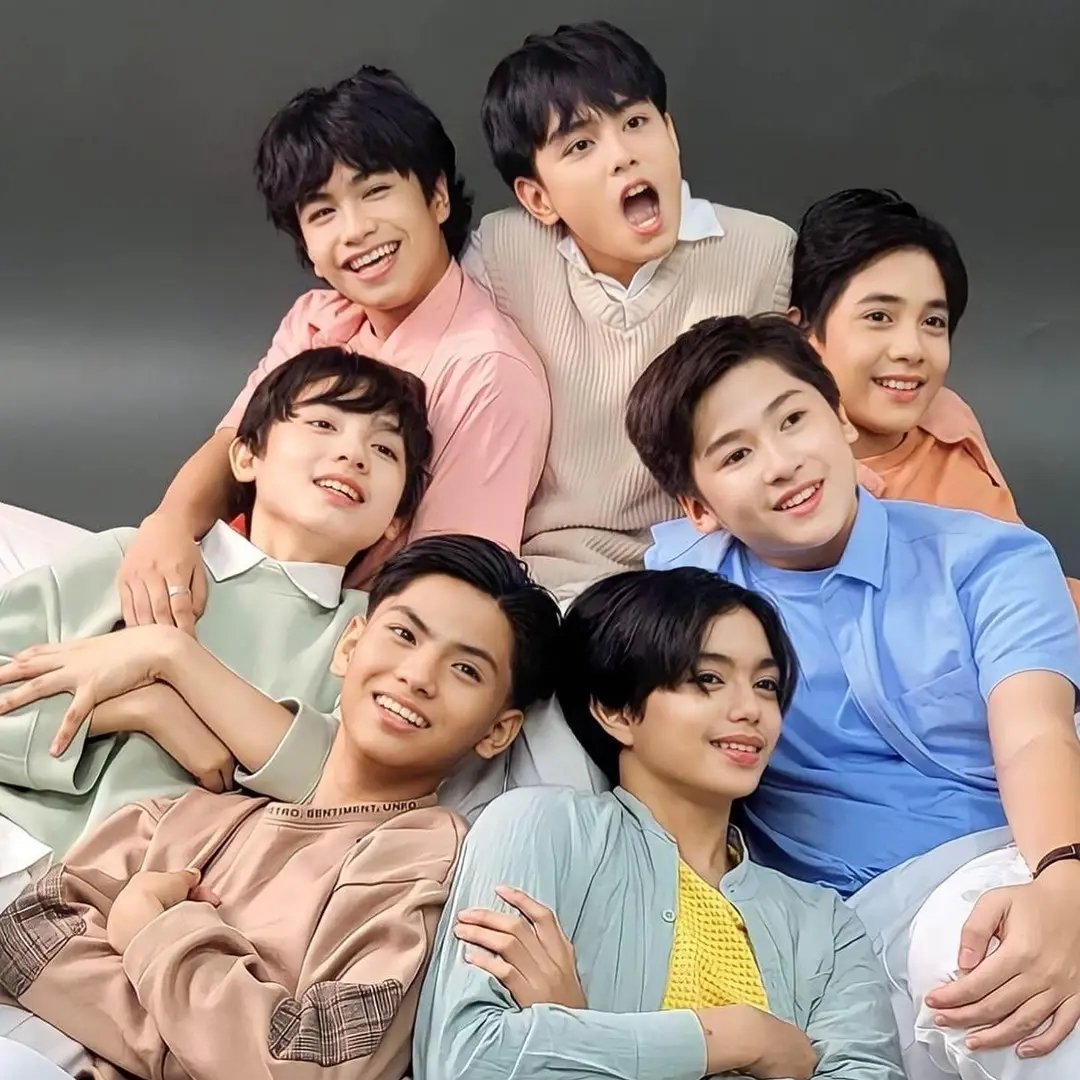RainbowsOFC's tweet photo. Hmm? a surprise? what would it be?... See you all by 8:00 PM! We will also do a twitter party later, stay tuned Rainbows!

Tara Na Rainbows
#TaraNaCloud7
#Cloud7
@cloud7_ph https://t.co/TJUR5pVMPJ