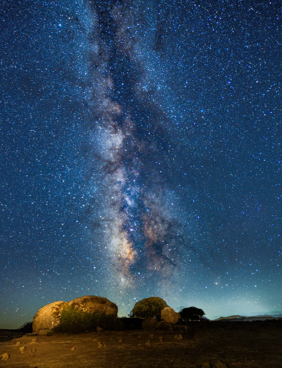 La vía láctea anoche vista desde el berrocal de Bohonal de Ibor (Cáceres)