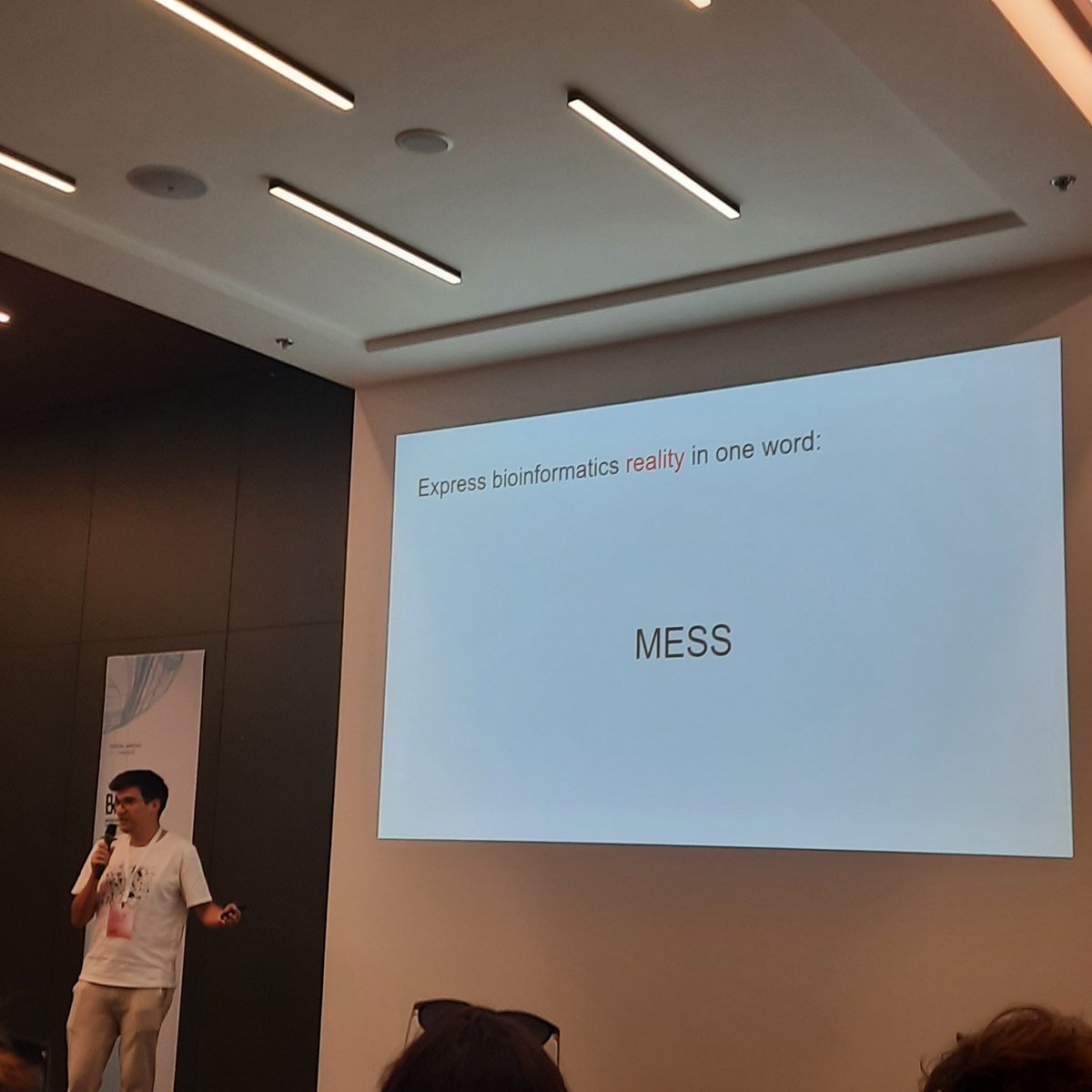 ktv_xn's tweet photo. First day of Bioinformatics and Biostatistics Hackathon 2023 in Yerevan!
#bioinfhackathon #IBRE https://t.co/ob94KOHj9v