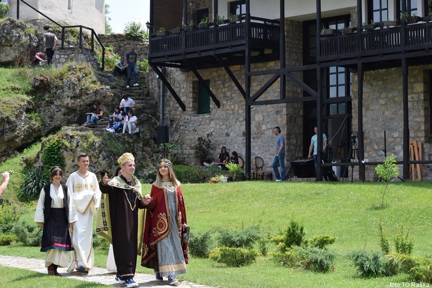 Kop_online's tweet photo. Turistička tura TRAGOM STARE RAŠKE u nedelju 13. avgusta 2023.
https://t.co/bHXZC7ZKEM https://t.co/408g1PF2TU
