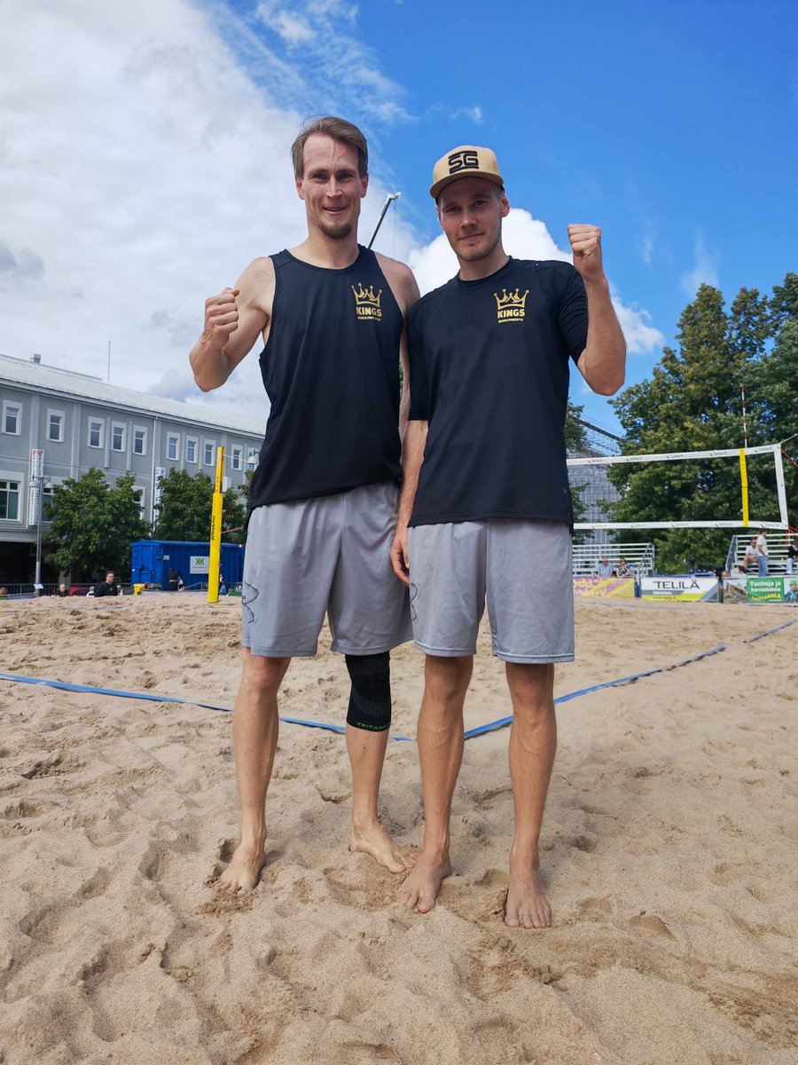 bvsuomi's tweet photo. Beach volley, SM-finaalit
Tampere

Neljännesvälierä

Veeti Viljamaa / Aleksi Hänninen [6]- Joona Manninen / Vili Manninen [7] 9-21, 10-21

Puolivälierä
PE 17.15 Arttur Pennanen / Valtter Pennanen [3] - Joona Manninen / Vili Manninen [7]

#SMbeach @FinnVolleyBall https://t.co/jyNLsxUuqY