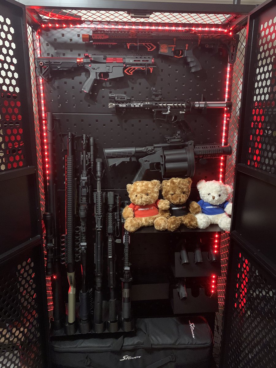 Ha_ya_to_1018's tweet image. お迎えしたBearちゃんは
自宅ガンラックに並べられました
一気に可愛くなったw

Bearちゃん3個セットで
4000円とか、、、
買うしかないでしょ！！！

 #ラグーンシティ
 #Substa
 #サバスタ