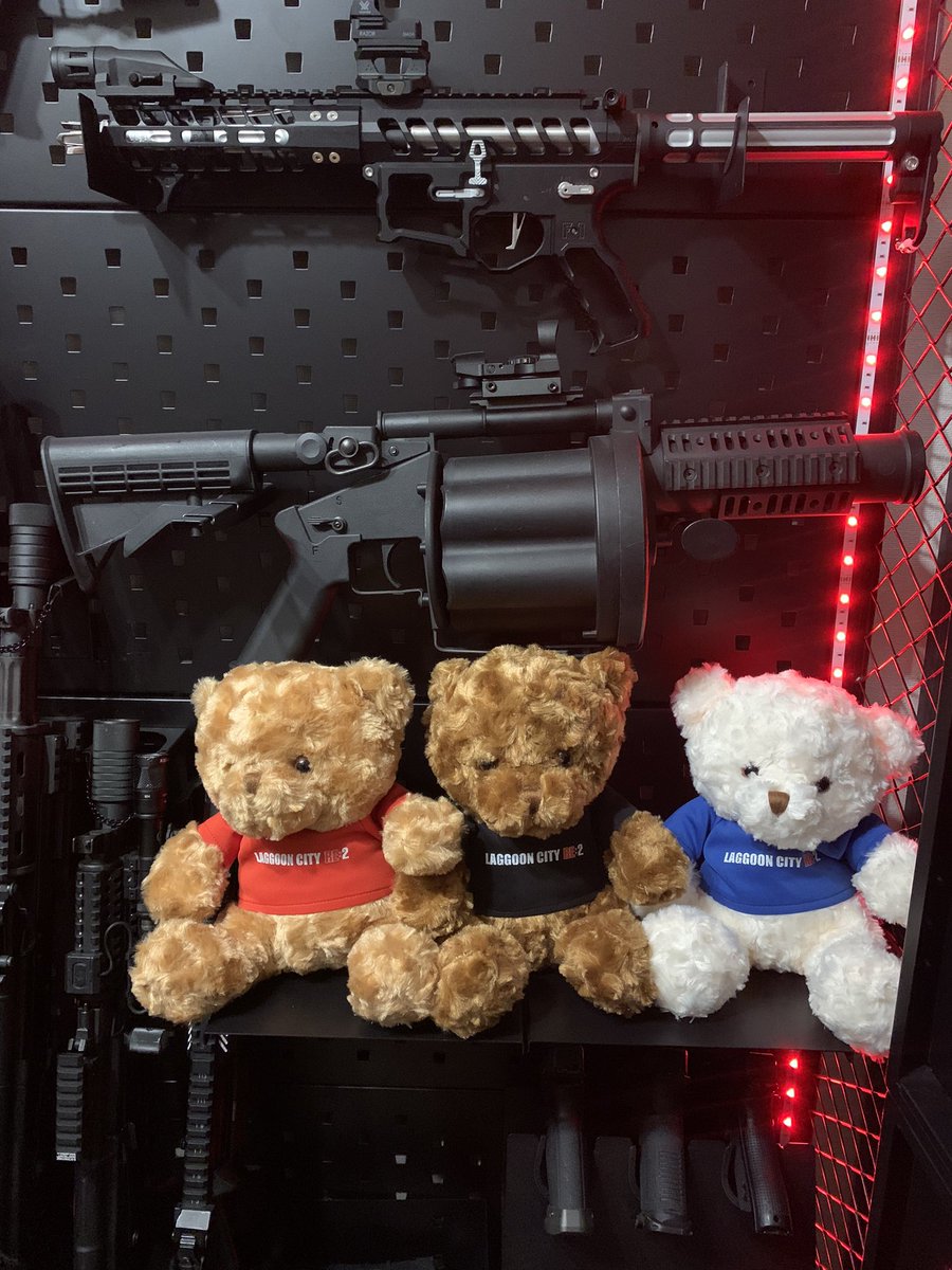 Ha_ya_to_1018's tweet image. お迎えしたBearちゃんは
自宅ガンラックに並べられました
一気に可愛くなったw

Bearちゃん3個セットで
4000円とか、、、
買うしかないでしょ！！！

 #ラグーンシティ
 #Substa
 #サバスタ