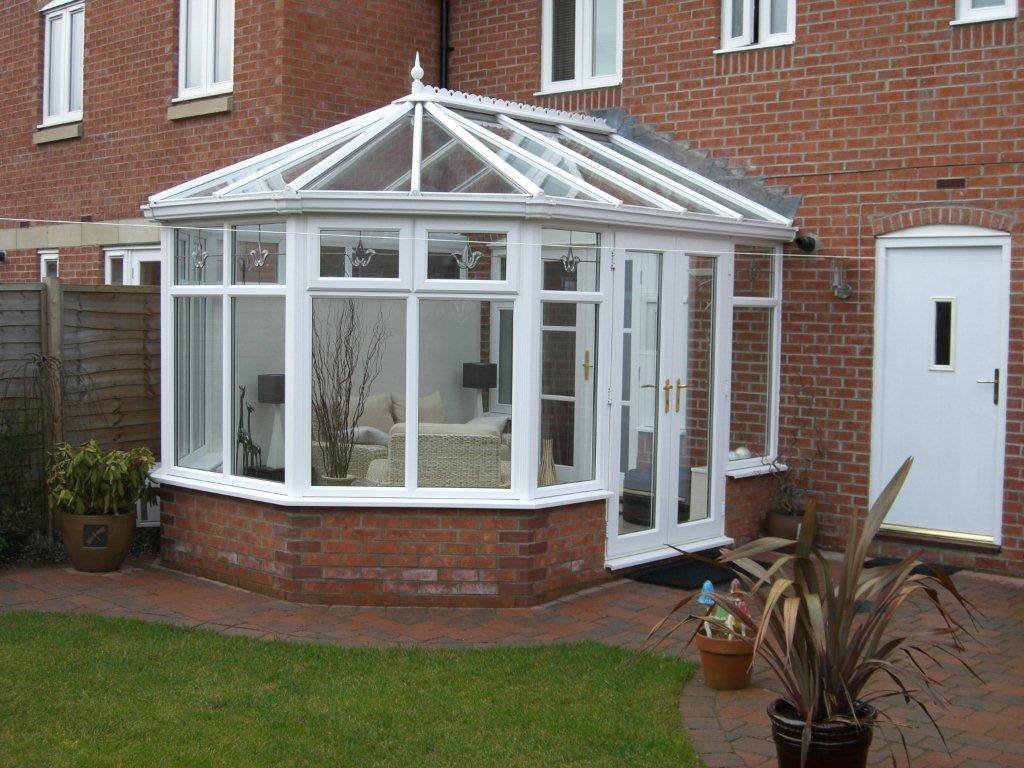simcowindows's tweet photo. In contrast, the Victorian Conservatory boasts an elaborate, multi-faceted roof with ornate detailing, providing a more traditional and luxurious appearance, ideal for larger and more spacious living areas.

Lean-to Conservatory            Victorian Conservatory https://t.co/Z4mR9TfxW6