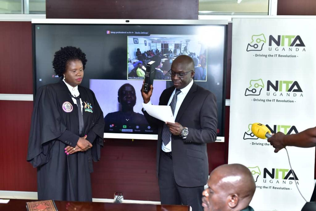 pdpoUG's tweet photo. Today @CHRISBARYOMUNS1, Minister of ICT and National Guidance presided over the swearing in of the new @NITAUganda1 board which gives governance oversight to @pdpoUG.

We congratulate the new board members on this well-deserved appointment and look forward to embarking on this exciting journey together and making a lasting impact. Welcome to the team! #PersonalDataisPrivate #DataPrivacyUG