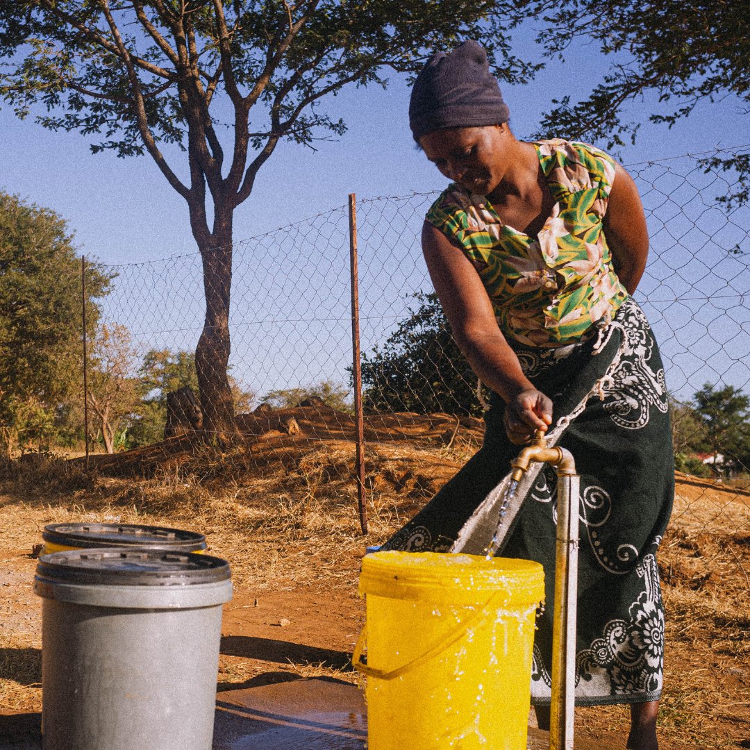 weareakashinga's tweet photo. A powerful collaboration between IAPF, the local community, Hurungwe Rural District Council, MoveMe & the unwavering support from the DFAT took shape.
The positive ripple effects are immeasurable as patients, nearby schools & villages now gain clean water.
#IAPF https://t.co/8ZPzChmNPZ
