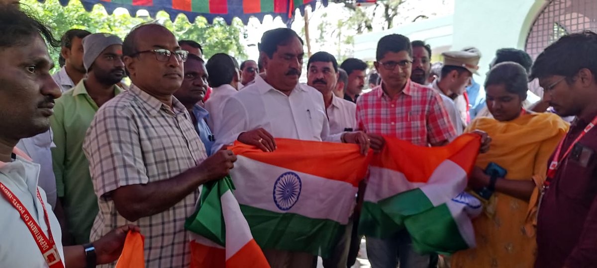 WarangalPost's tweet photo. Today in the part of HGT 2.0 national flag is hand over Sri Errabelli DaykarRao Honble state minister for panchayatraj and rural development at Thorrur. https://t.co/9MZKQZVWCm